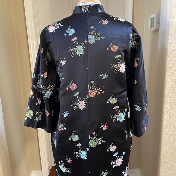 Vintage Hong Kong Dynasty Brocade Dress/Robe - Picture 4 of 15